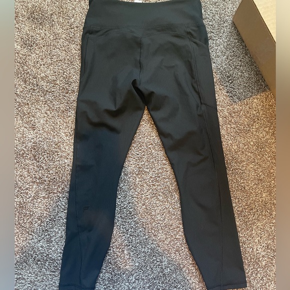 Fabletics Oasis Rib HW Crossover leggings - Picture 2 of 2